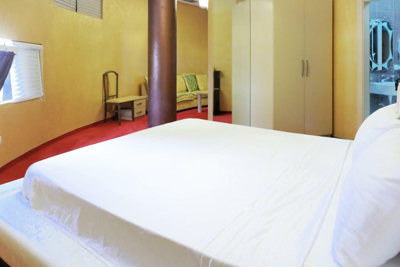 Hotel Gjuta Tiranë Ngoại thất bức ảnh