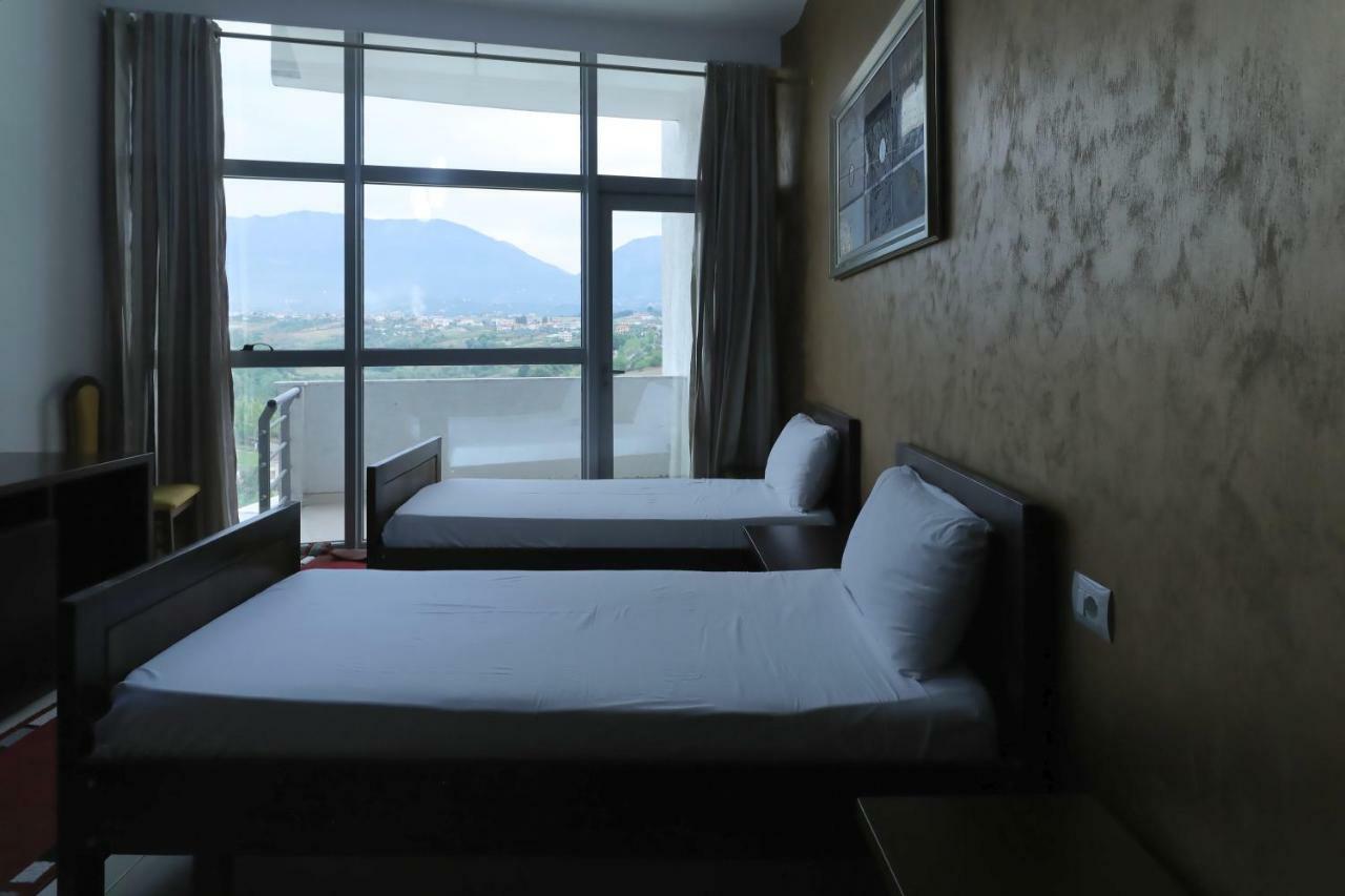 Hotel Gjuta Tiranë Ngoại thất bức ảnh