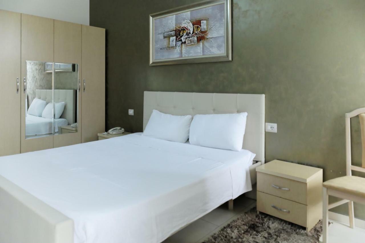 Hotel Gjuta Tiranë Ngoại thất bức ảnh