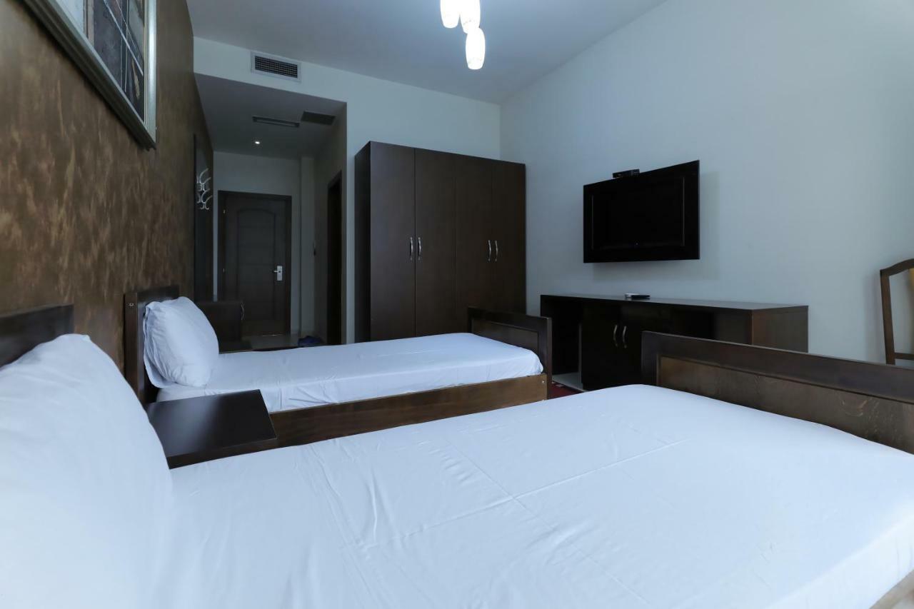 Hotel Gjuta Tiranë Ngoại thất bức ảnh
